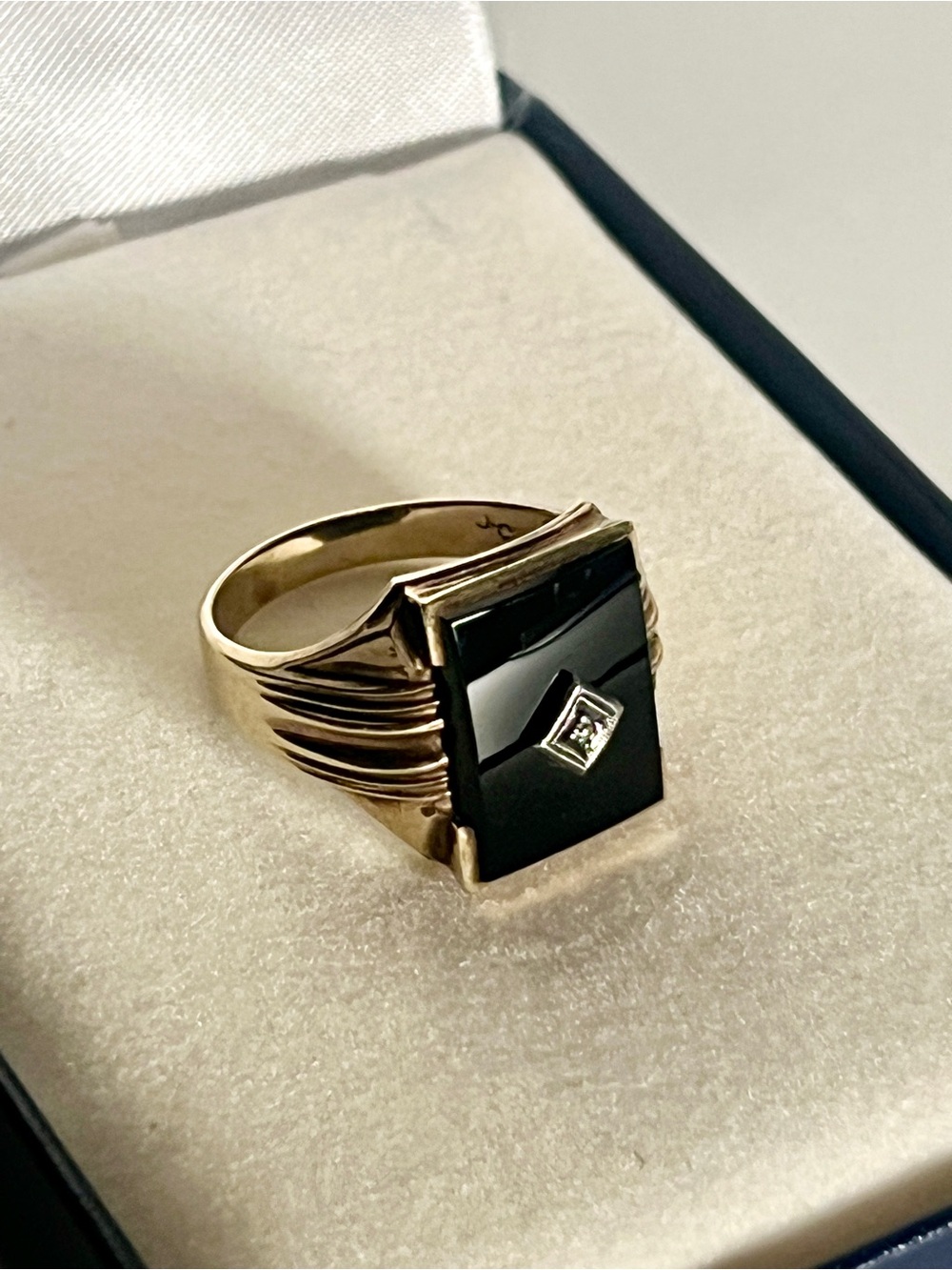 Estate Men’s Ring  | 10k Gold, Onyx & Diamond | Davidson & Son’s | Size 12 1/4 - Picture 3 of 13